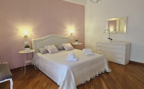 Queen Chic Apartment 2